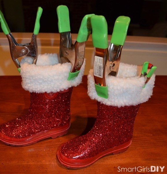 Из старых резиновых сапожек