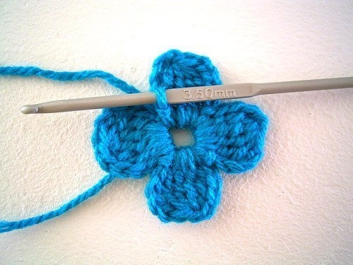 Интересный плед крючком