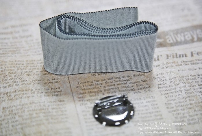 Аксессуары своими руками. Брошка из тесьмы. Мастер-класс