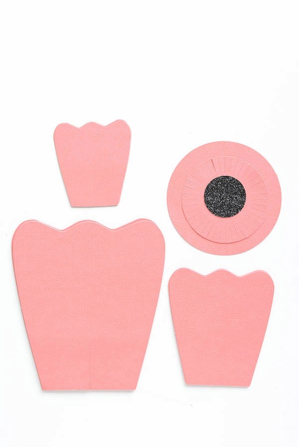 Большие цветы из бумаги