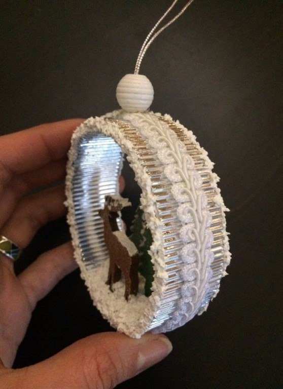 Отличное украшение для ёлки - игрушка На лесной опушке из бобины от скотча
