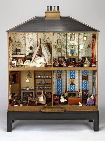 Старинные кукольные домики