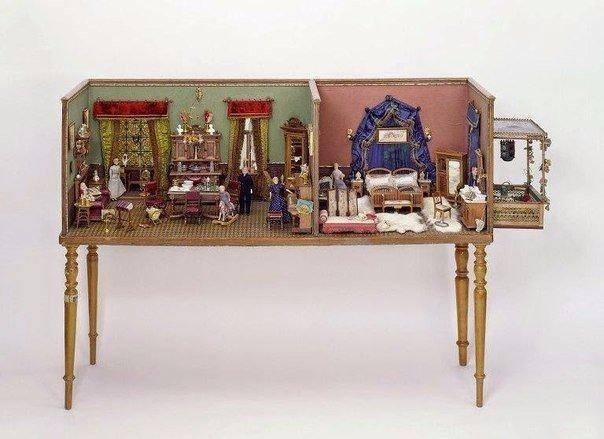 Старинные кукольные домики