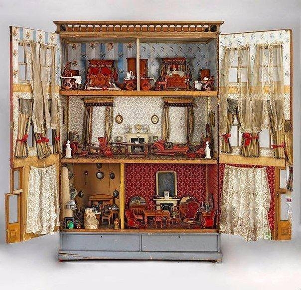 Старинные кукольные домики