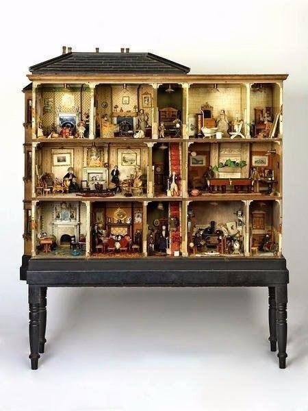 Старинные кукольные домики