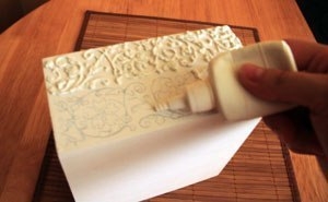 Создание объемных орнаментов/узоров с помощью шпатлевки