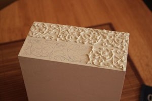 Создание объемных орнаментов/узоров с помощью шпатлевки