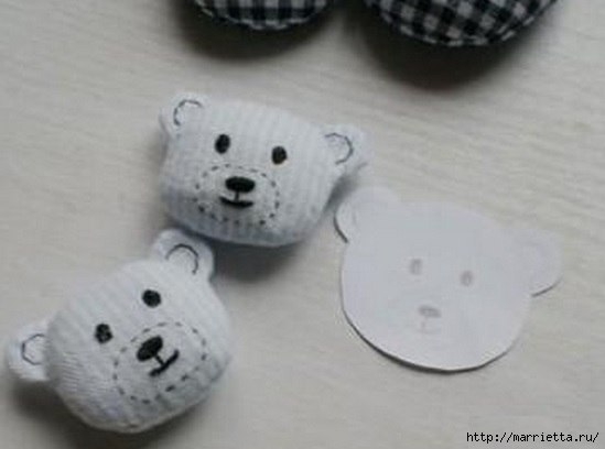 Тапочки с мишками для малыша. Шьем сами