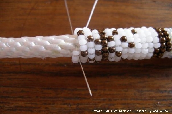 Вышивка бисером по верёвке