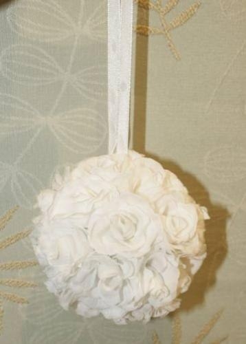 Декоративный цветочный шар из гофрированной бумаги