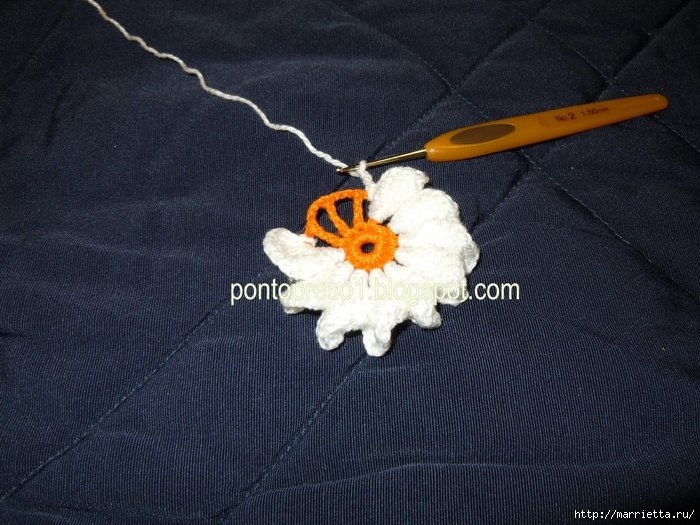 Красивая цветочная обвязка края полотенца крючком