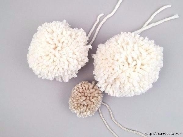 Маленький пудель из помпонов. Мастер-класс.