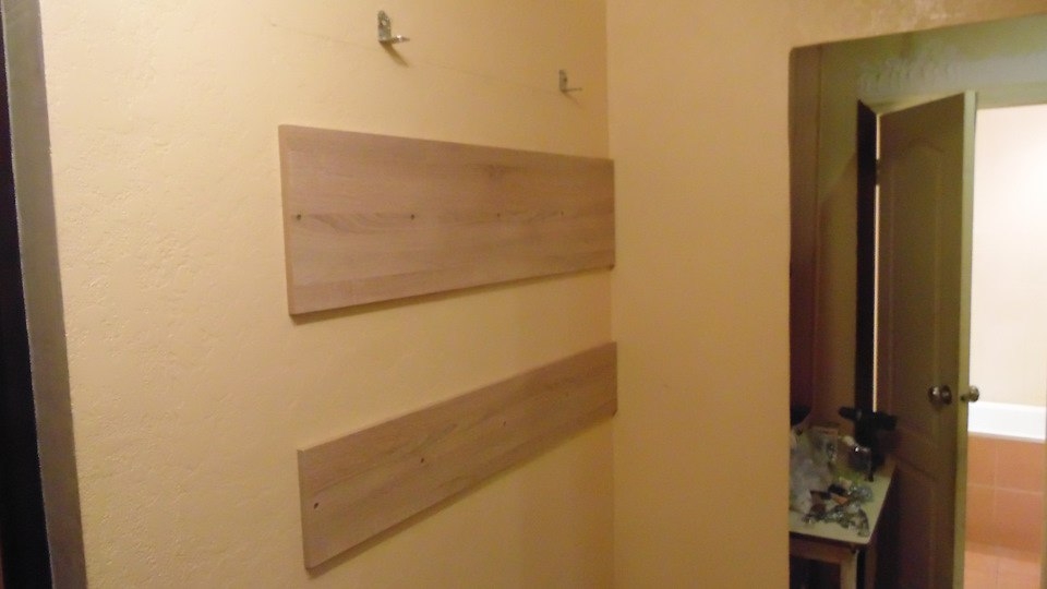 Недорогая вешалка в прихожую своими руками