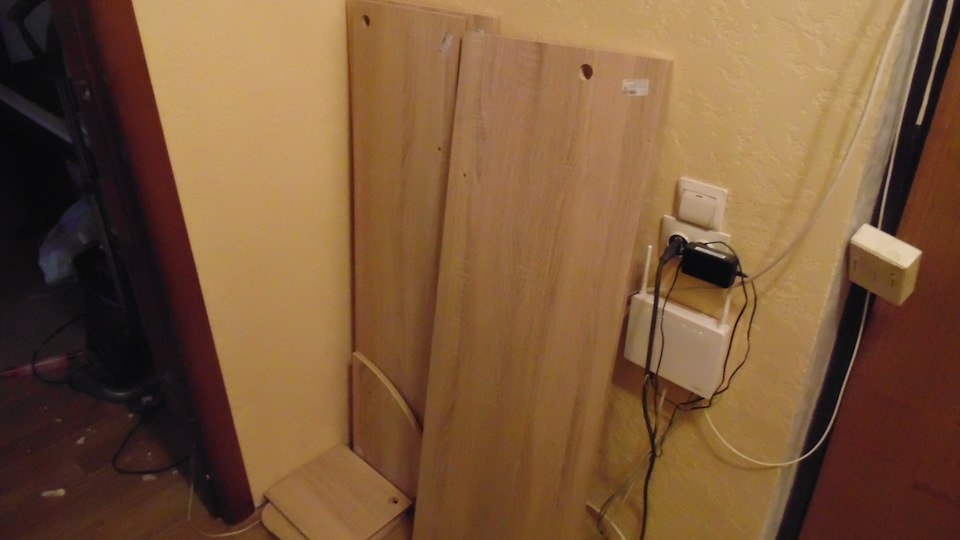 Недорогая вешалка в прихожую своими руками