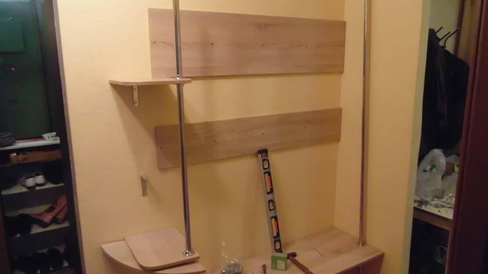 Недорогая вешалка в прихожую своими руками