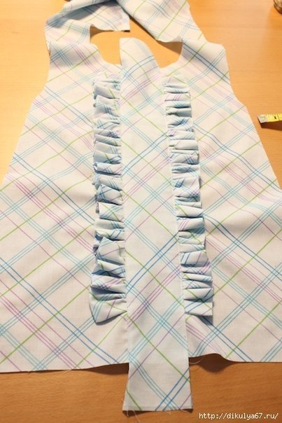 Шьем платье с рюшами из наволочки для малышки