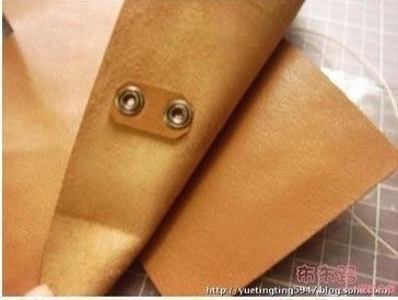 Маленькая сумочка из кожи