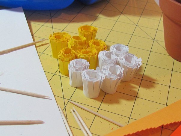 Топиарий из квиллинг-цветов. Топиарий из квиллинг-цветов.