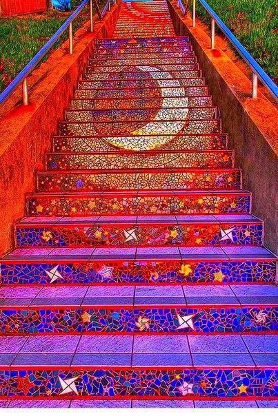 Лестницы, украшенные мозаикой