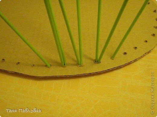 Корзина из газетных трубочек. автор таня павловна