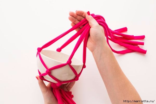 Плетёное кашпо для цветочного горшка