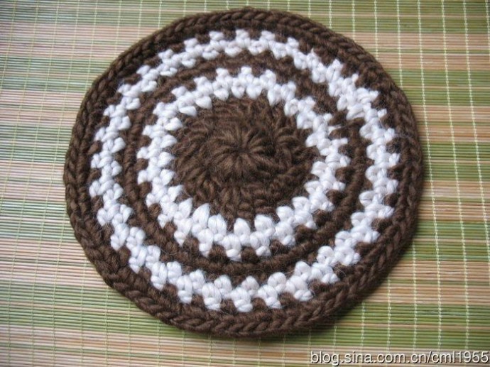 Коврик-сидушка с объёмными лепесточками