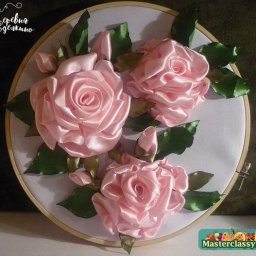Вышиваем лентами розы: мастер-класс