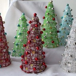 Ёлочка на офисный стол из ниток: мастер-класс