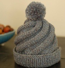 Очень милая шапочка, простая в исполнении