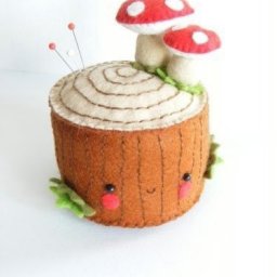 Оригинальная игольница из фетра