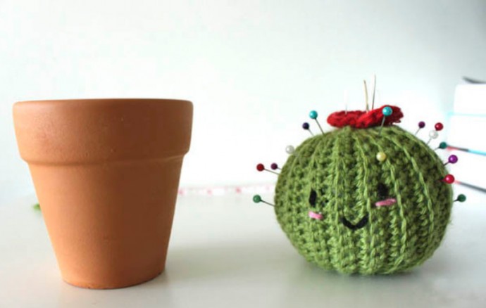 Потрясающая игольница в виде кактуса