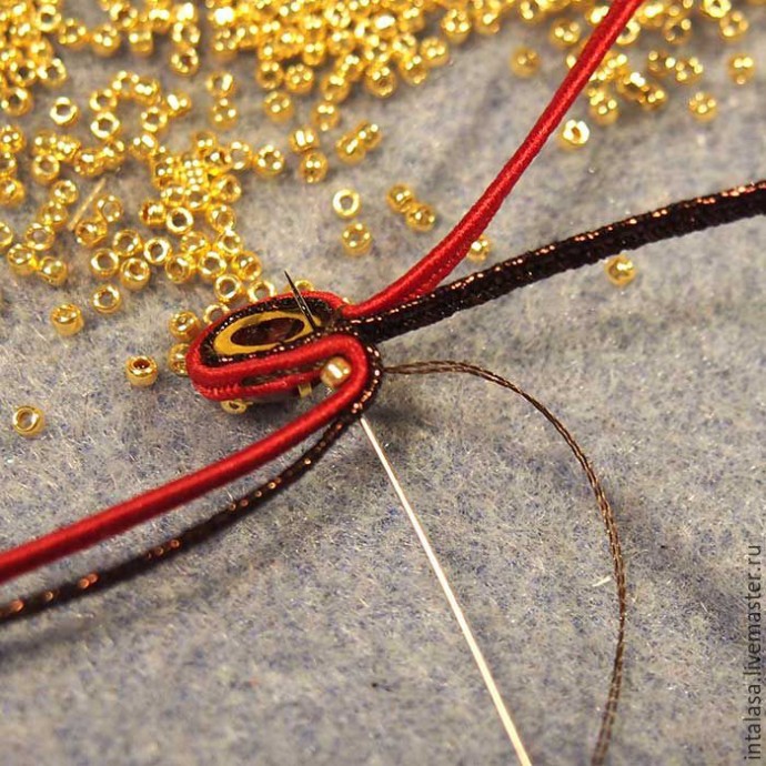 Сутажная брошь "Аленький цветочек"