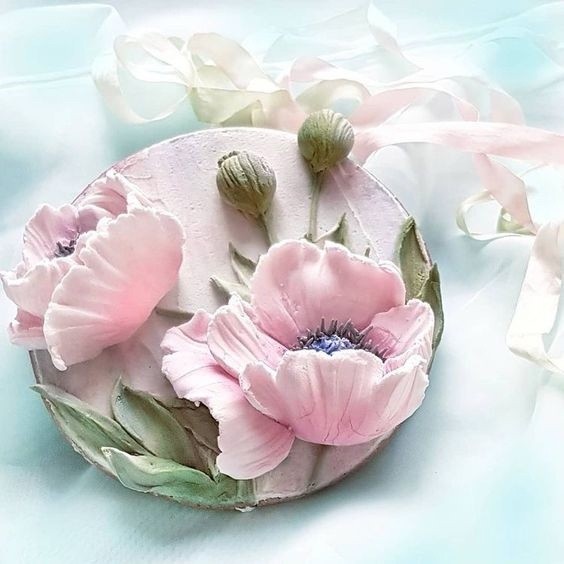 Прекрасные панно, выполненные в технике скульптурной живописи