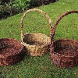 Плетём корзинку из ивовых прутьев