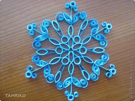 Снежинки в технике квиллинг