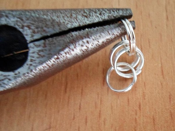 Браслет в технике кольчужного плетения