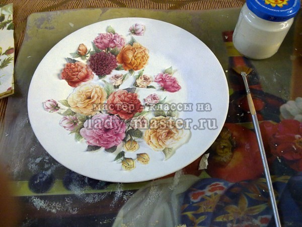 ​Декупаж тарелки в стиле "шебби-шик"