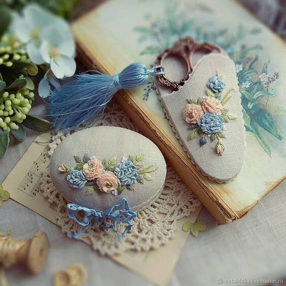 Вышиваем игольницы