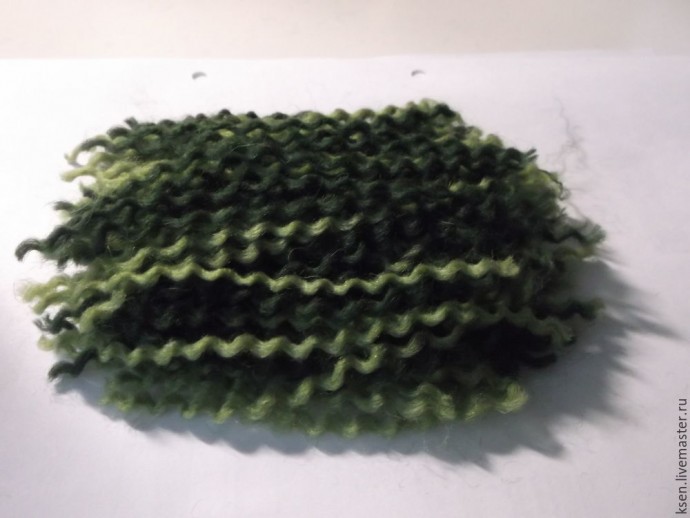 Декоративная ёлка из пряжи