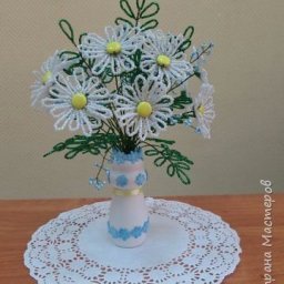 Ромашки из бисера