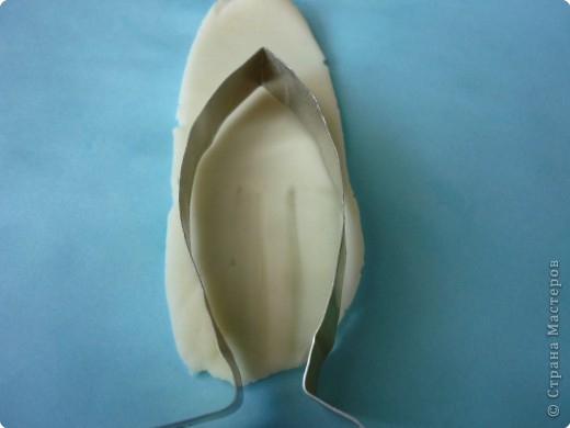 Лепим лилию: как живая