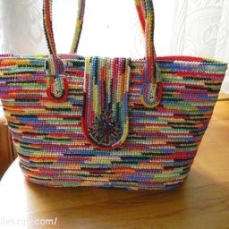 Оригинальная сумочка из пакетов