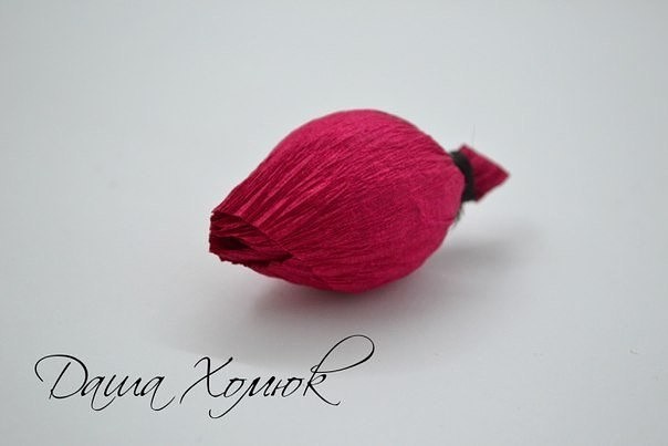 Шикарная бордовая роза с изюминкой