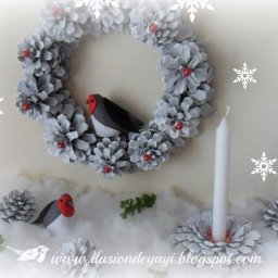 Веночек из шишек