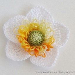 Вяжем цветок крючком