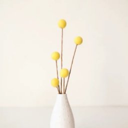 Войлочные цветы-шарики