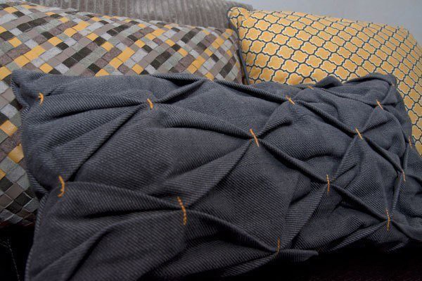 ​Декоративные подушки с буфами