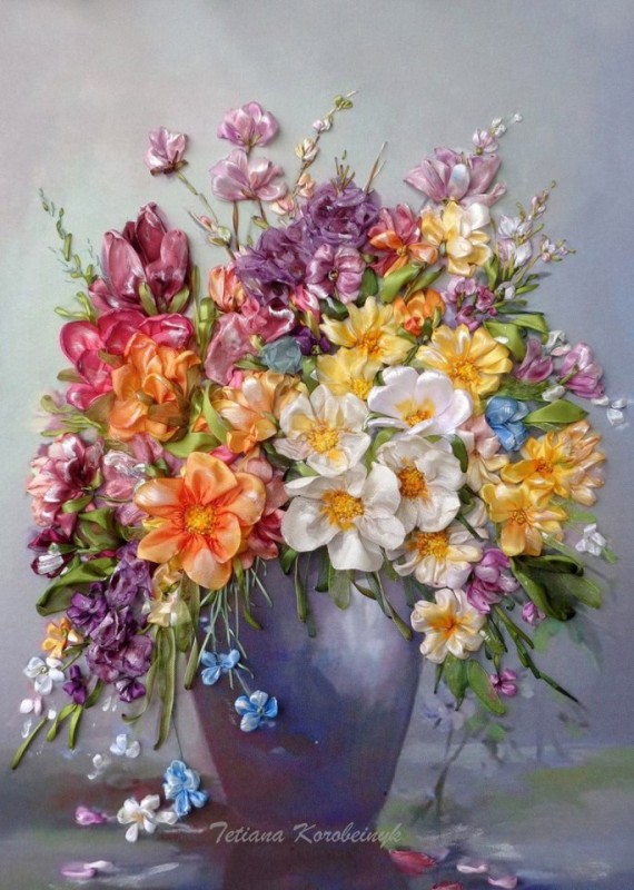 Изумительная вышивка лентами, на которой цветы как живые