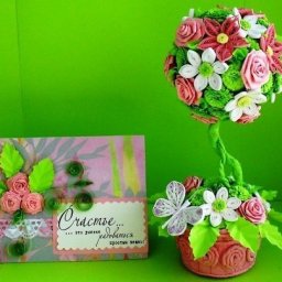 ​Яркий топиарий с использованием техники квиллинга