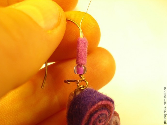 Ассимметричные серьги из фетра
